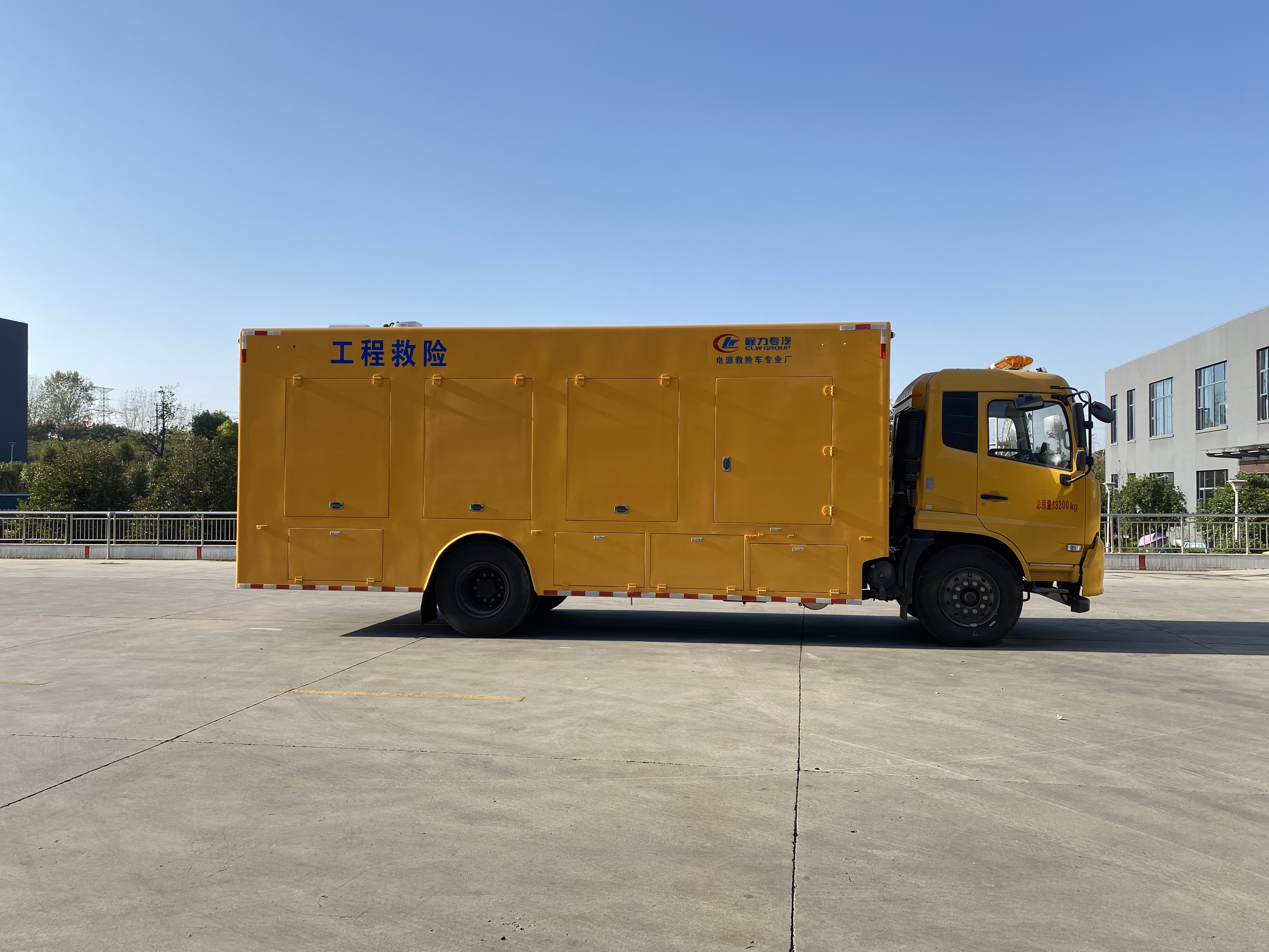 東風(fēng)天錦3000方排水車(chē)（自吸 便攜）